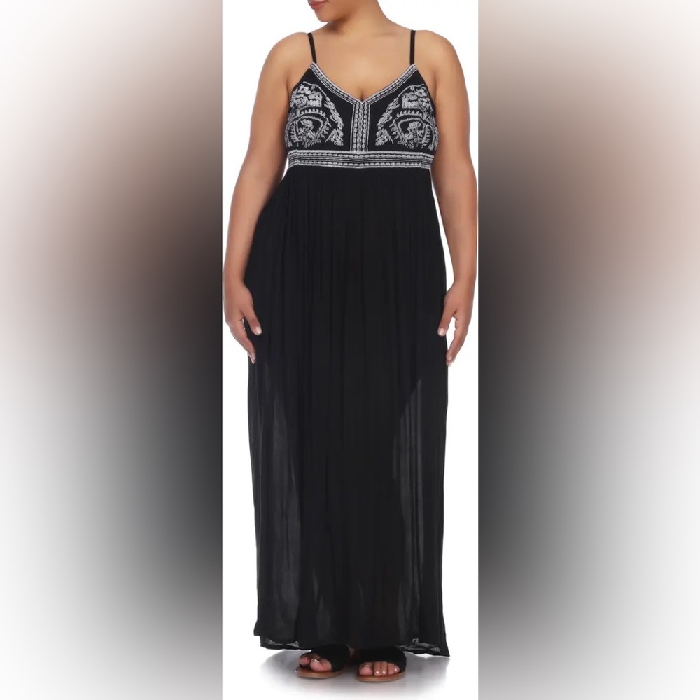 BOHO ME V-Neck Spaghetti Strap Embroidered Maxi Dress Size 2XL